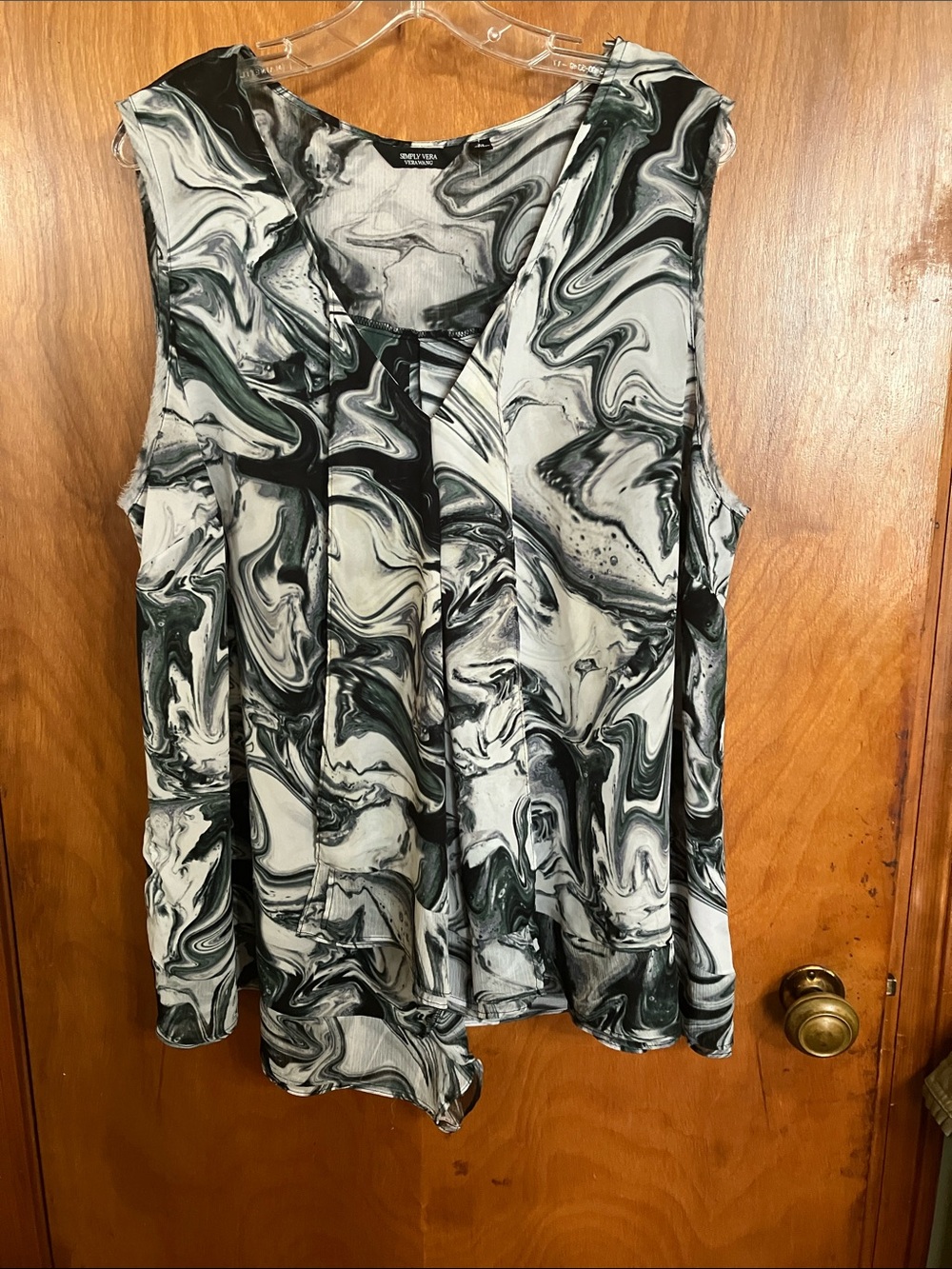 Simply Vera Vera Wang Black and White with green Marble-Print Sleeveless Blouse